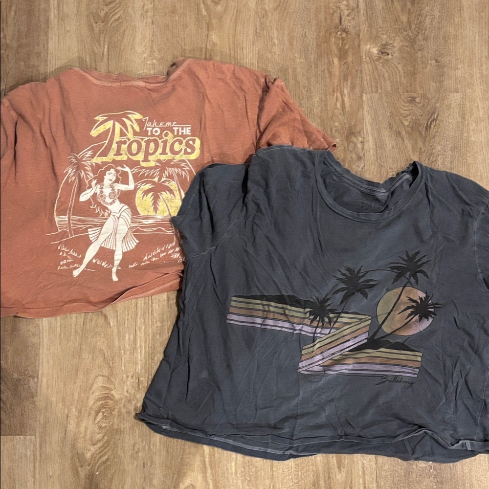 LAST CHANCE! 
Tropical Billabong Graphic T-Shirts - Set of 2